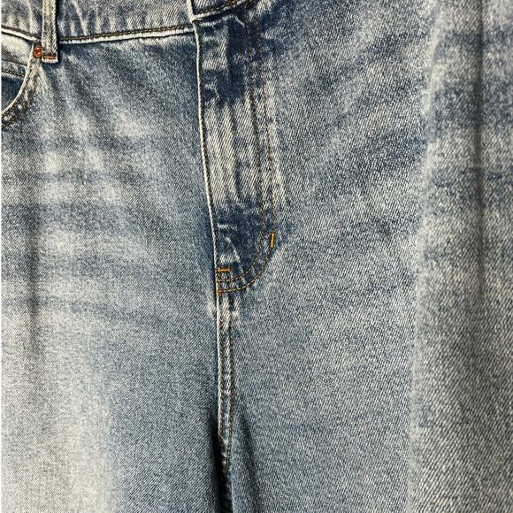 NEW Talbots High Waist Relaxed Jean in Slightly Distressed Med Wash Size 18W - Picture 2 of 8